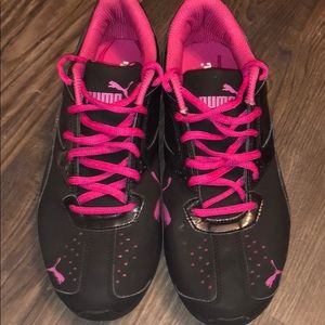 New: Puma Black & Pink Shoes